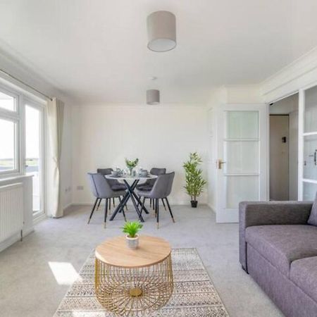 Large Sea View 2 Bedroom Sleeps 6 - Free Parking Bournemouth Exterior foto