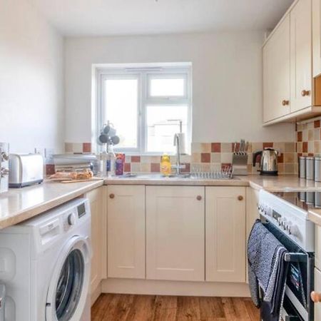 Large Sea View 2 Bedroom Sleeps 6 - Free Parking Bournemouth Exterior foto