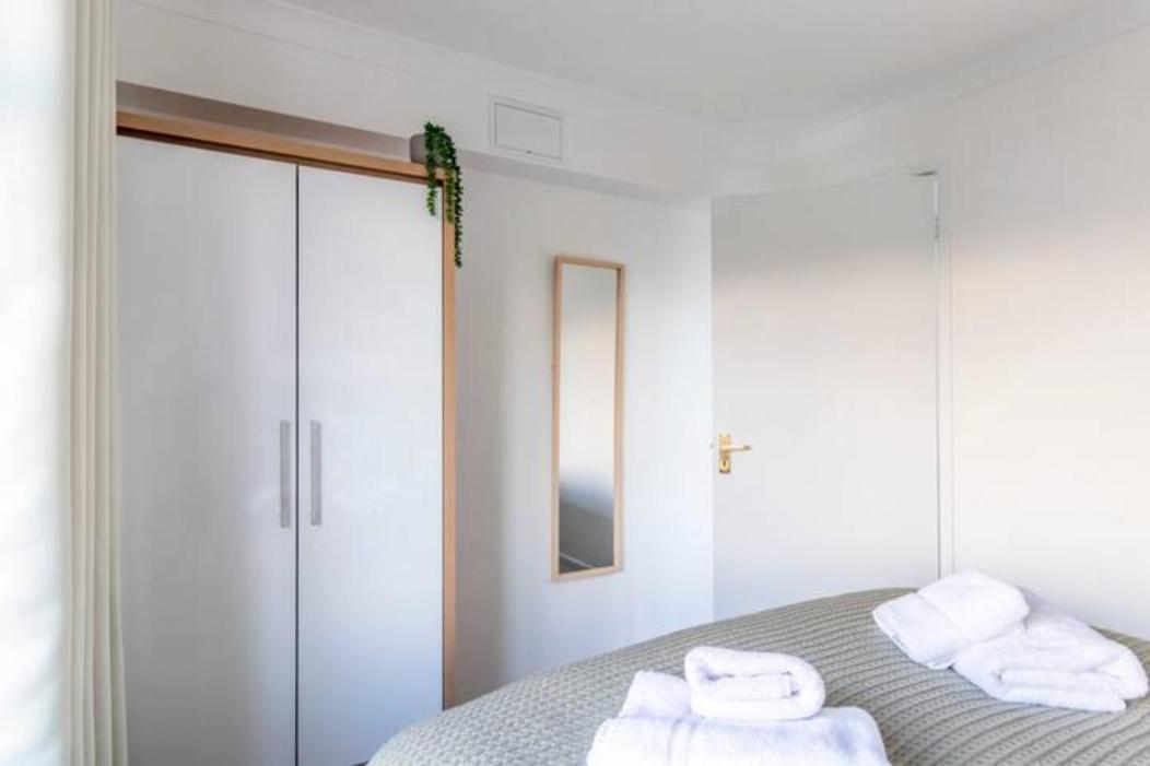 Large Sea View 2 Bedroom Sleeps 6 - Free Parking Bournemouth Exterior foto